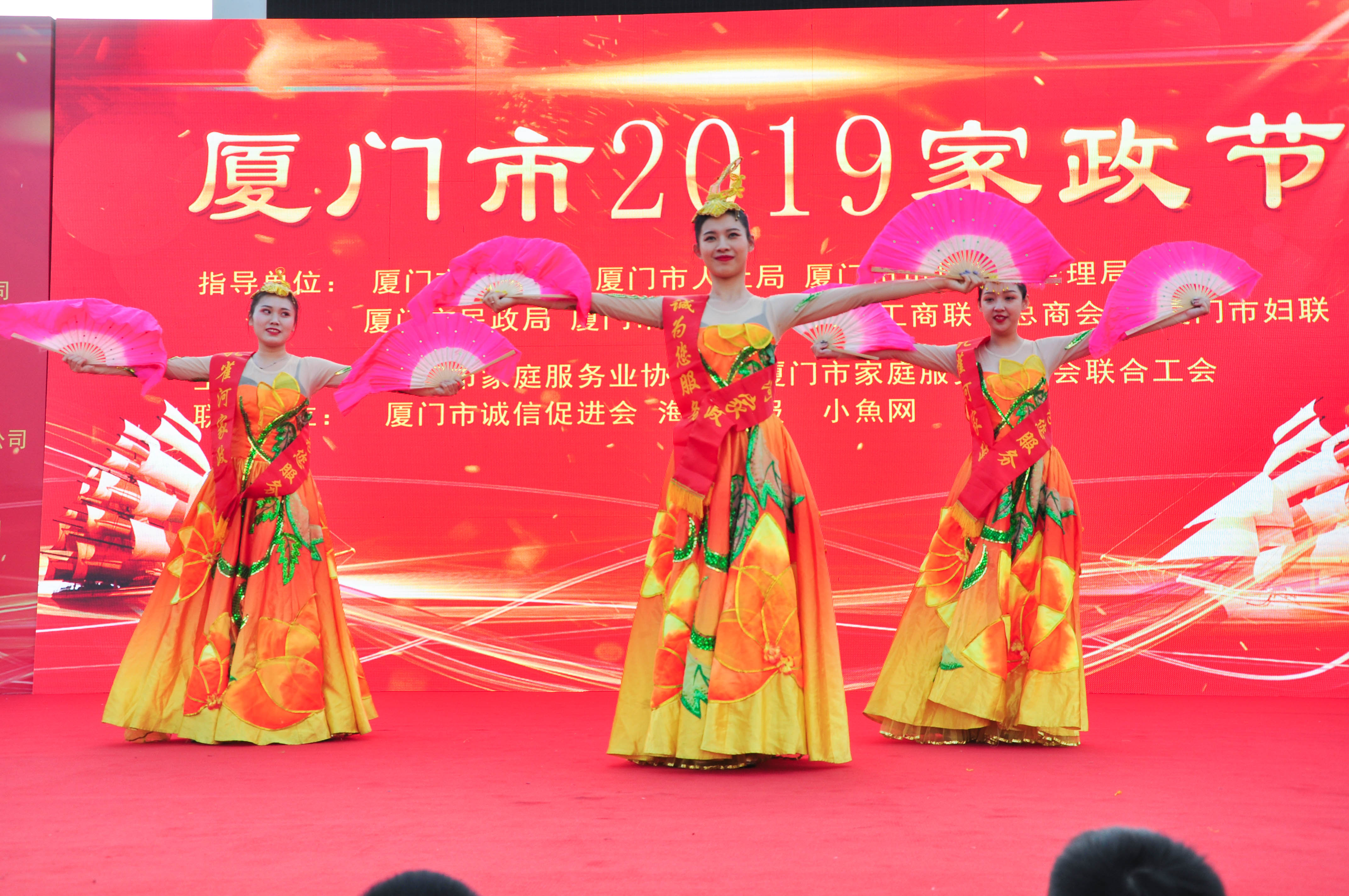 �g��Ц�Z��һ����ʮ�˰���ˇ�R�ψ�������ȸ�������B�T�е����ü�����(ji��)